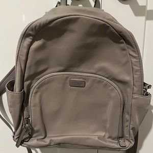 Kate Spade Dawn Large Nylon backpack in Gray